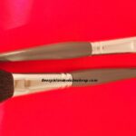 2 makeup brushes