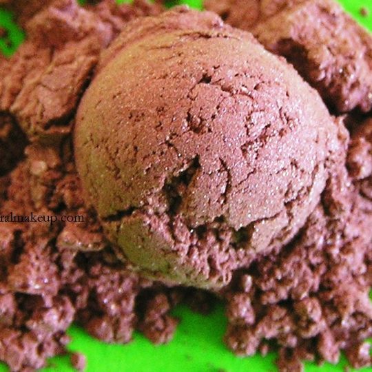 tyrande pink - a pinkish mineral blush.
